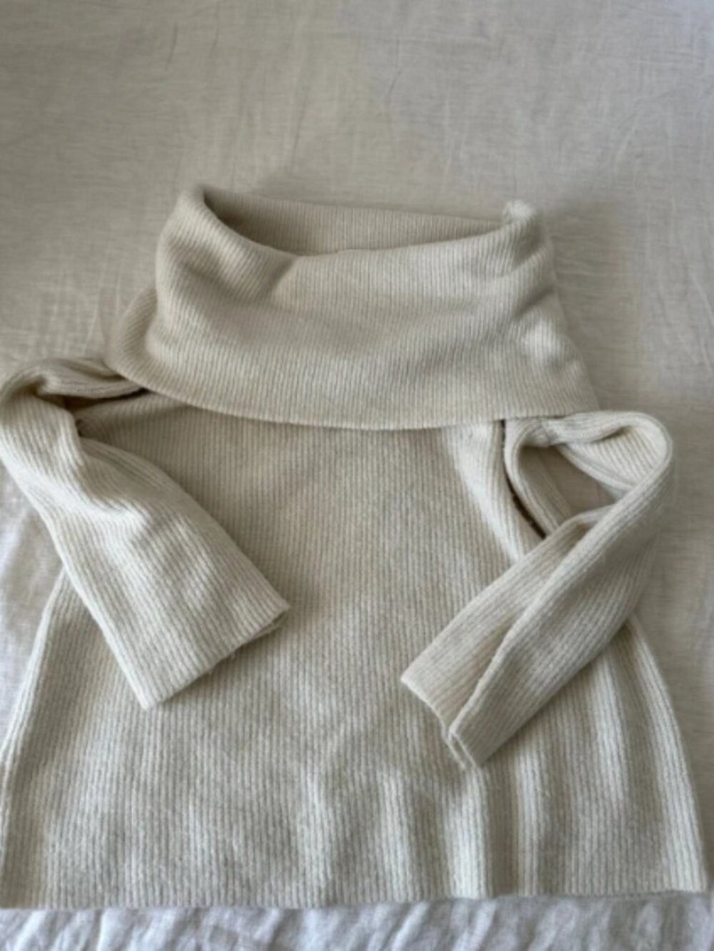 H&M Off-The-Shoulder Sweater – Cream – Size M